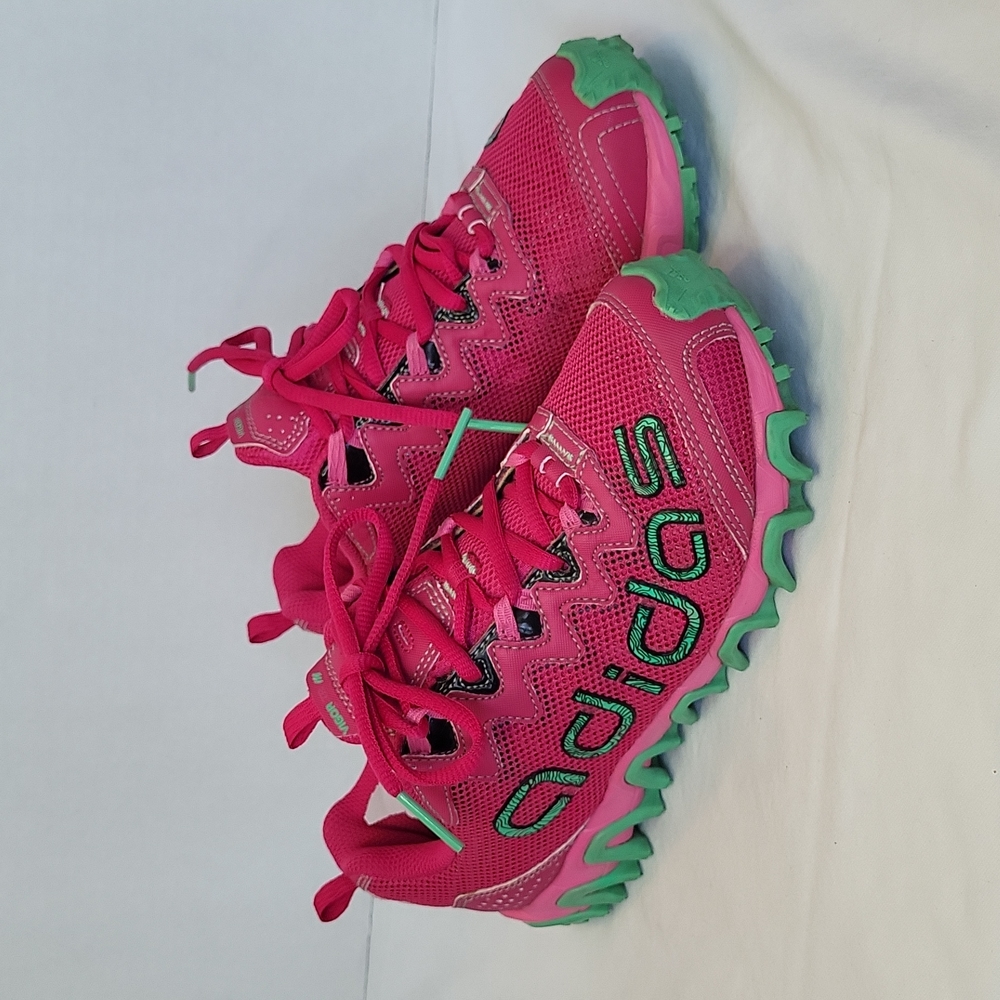 Adidas vigor TR 3 trail running sneaker shoe in pink and mint green. Size 5